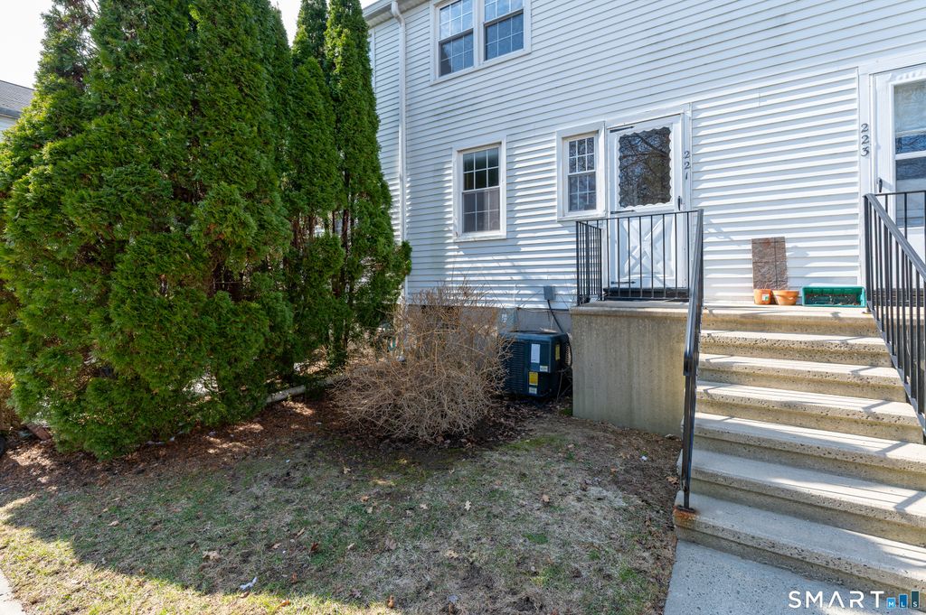 Photo of 221 Sylvan Knoll Road, Stamford, CT 06902 (MLS # 24158714)