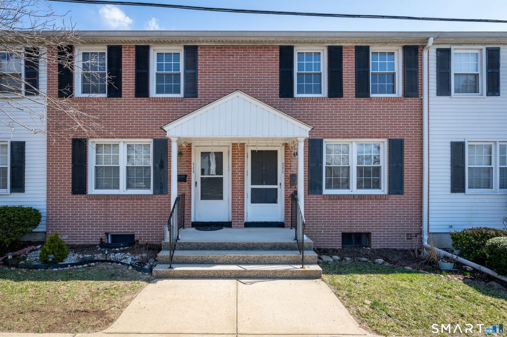 Photo of 221 Sylvan Knoll Road, Stamford, CT 06902 (MLS # 24158714)