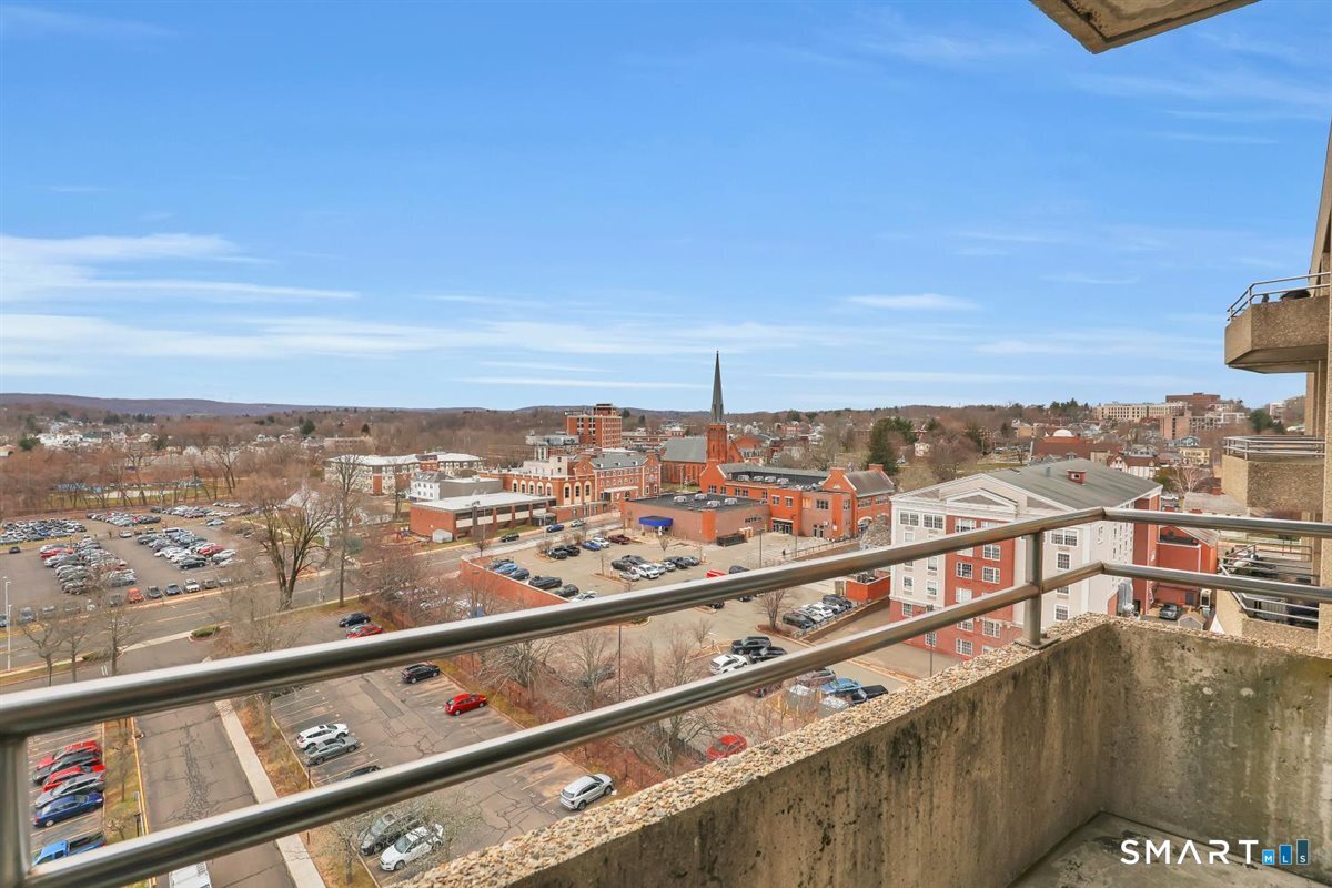 111 Dekoven Drive 1105