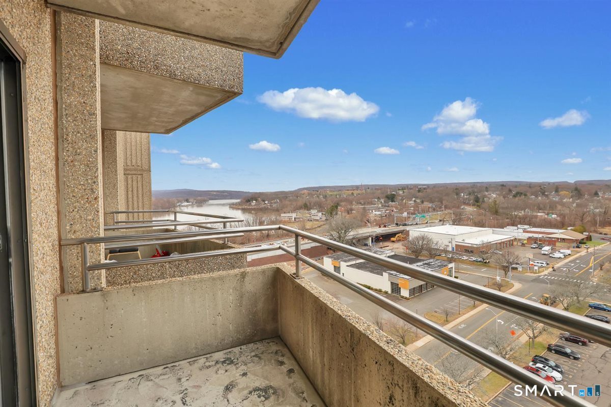 111 Dekoven Drive 1105