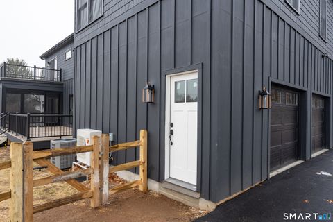 Photo of 31 Drive Way, Guilford, CT 06437 (MLS # 24149013)