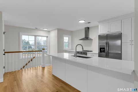 31 Drive Way Guilford CT 06437