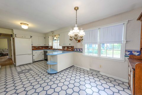 Tiny photo for 798 W Main Street, West Haven, CT 06516 (MLS # 24137107)