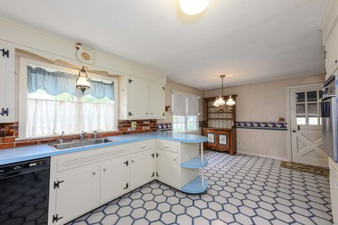 Tiny photo for 798 W Main Street, West Haven, CT 06516 (MLS # 24137107)