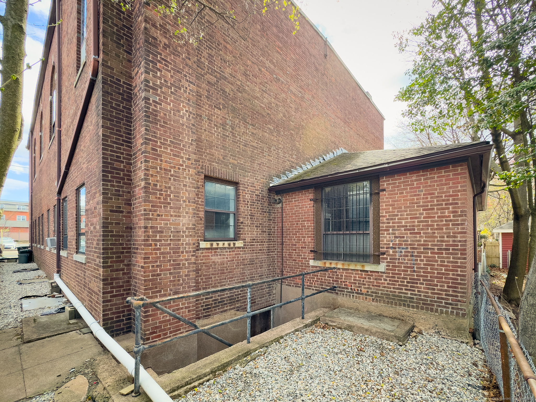 39 Putnam Avenue