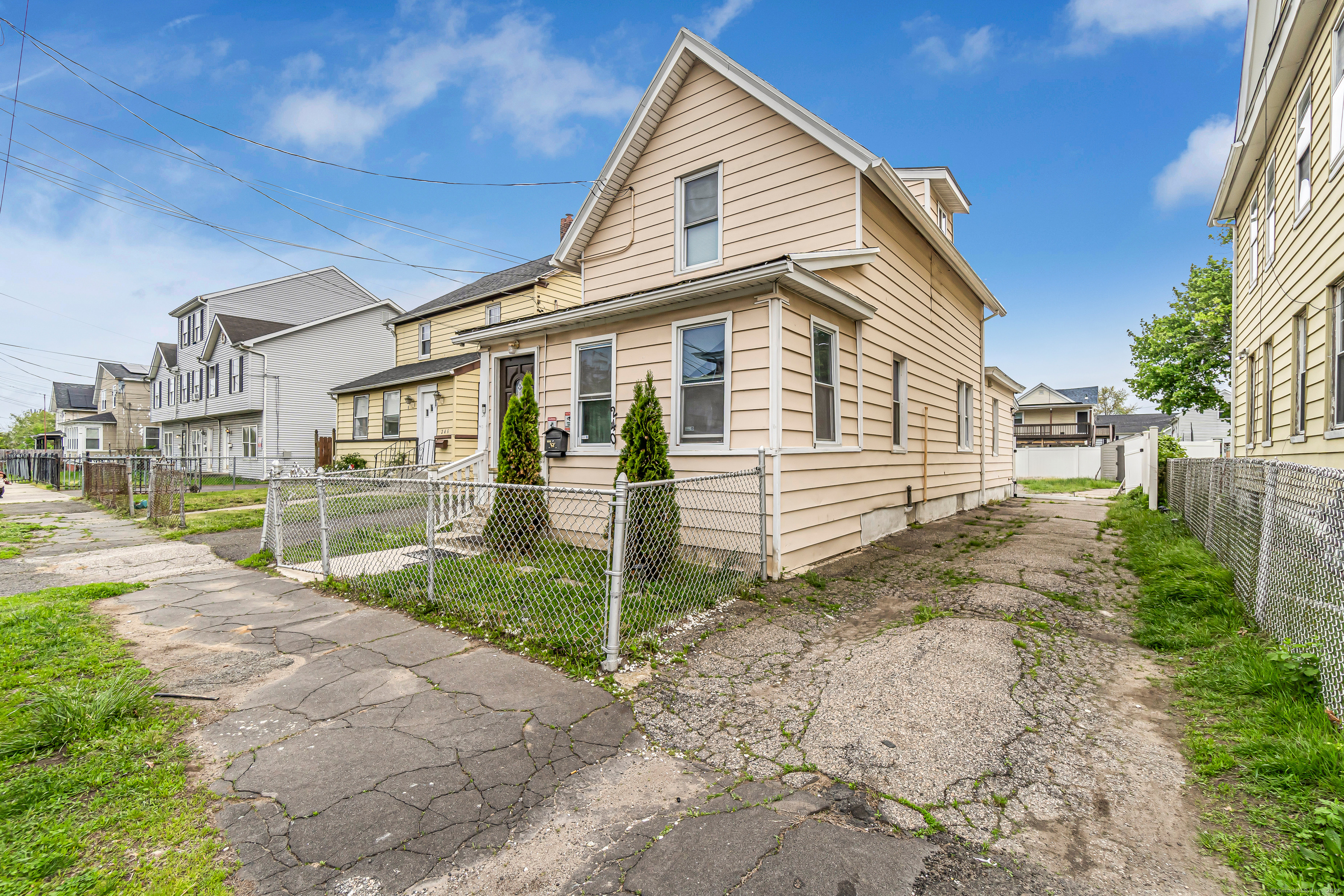 Property for Sale at Eagle Street, Bridgeport, Connecticut - Bedrooms: 2 
Bathrooms: 1 
Rooms: 5  - $289,900