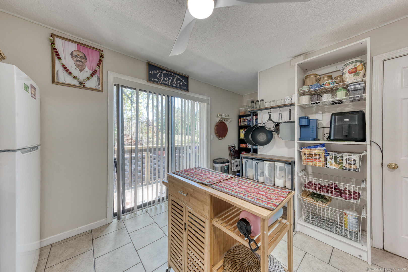 Meriden, Connecticut 06450, United States, 2 Bedrooms Bedrooms, ,2 BathroomsBathrooms,Residential,Active,221496