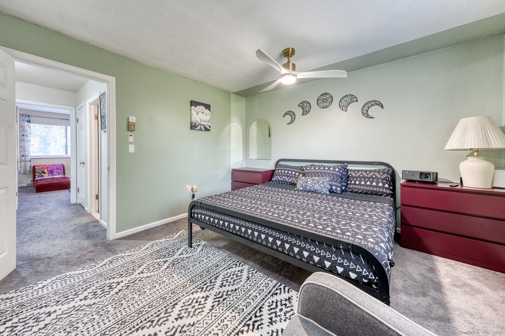 Meriden, Connecticut 06450, United States, 2 Bedrooms Bedrooms, ,2 BathroomsBathrooms,Residential,Active,221496