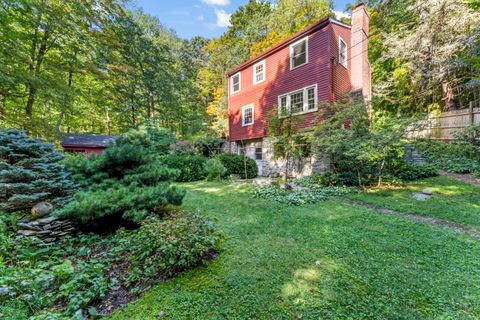 271 Hattertown Road Monroe CT 06468