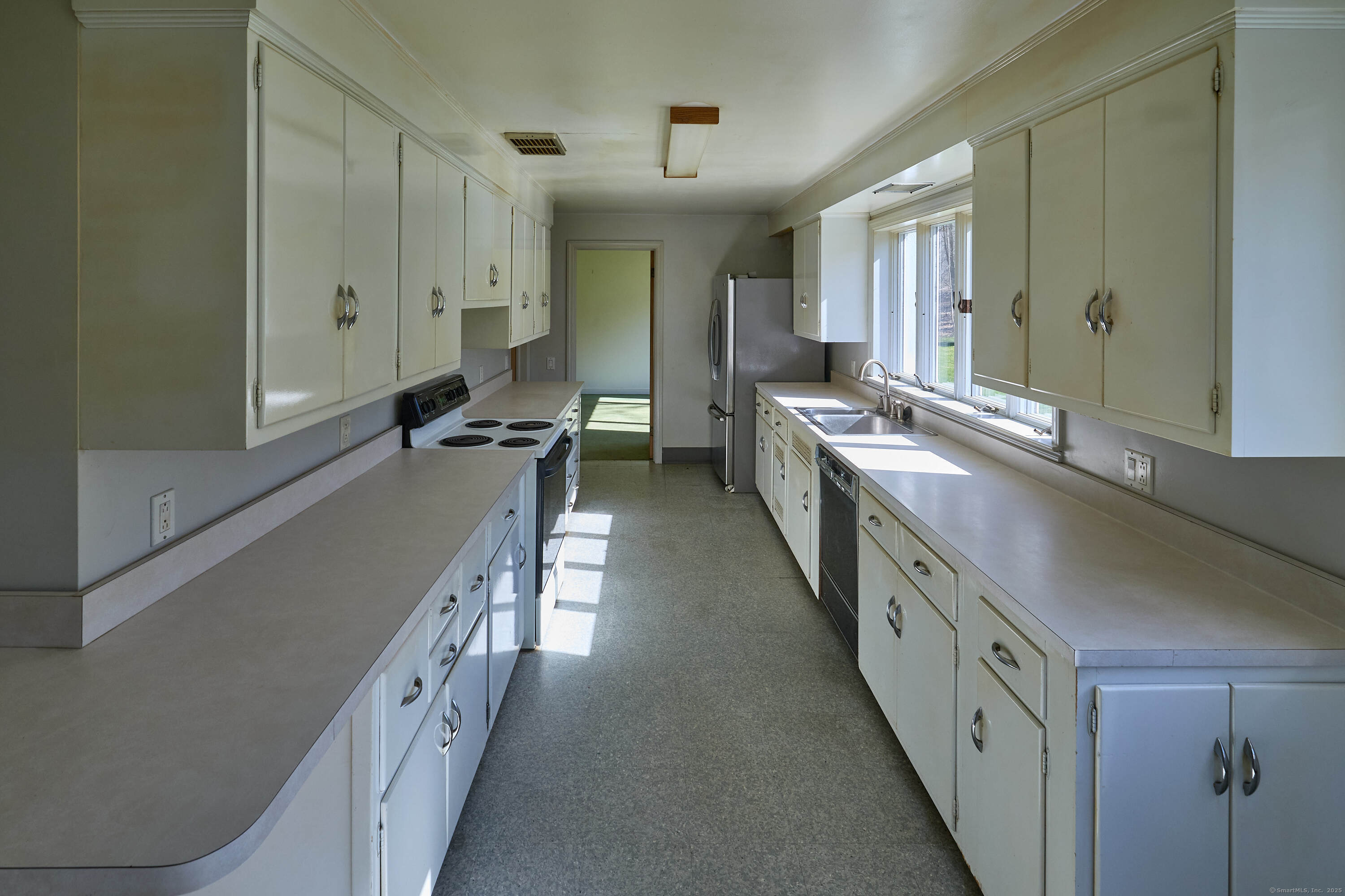 555 Preston Avenue, Meriden, Connecticut image 11