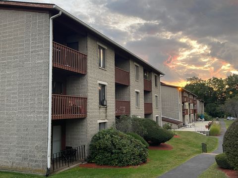 Photo of 28 Prospect Street #5, Manchester, CT 06040 (MLS # 24125159)