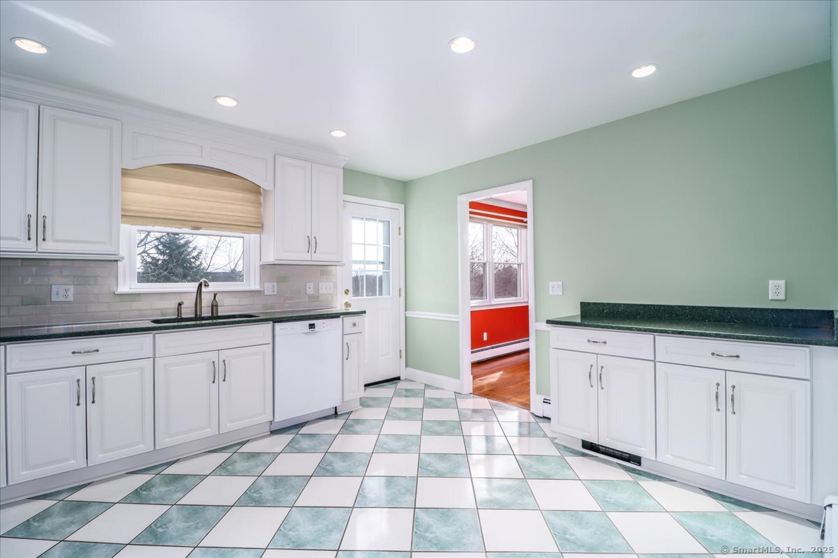 108 Hillcrest Road, Fairfield, Connecticut image 11
