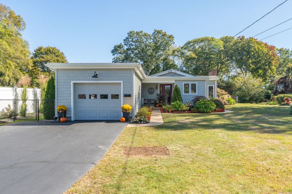 Photo of 88 Eastwood Road, Groton, CT 06340 (MLS # 24132049)