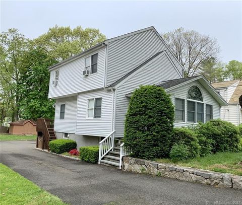 Photo of 31 Oenoke Place #2, Stamford, CT 06907 (MLS # 24161728)