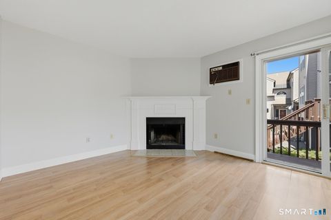 Tiny photo for 10 Taft Point #8, Waterbury, CT 06708 (MLS # 24186402)