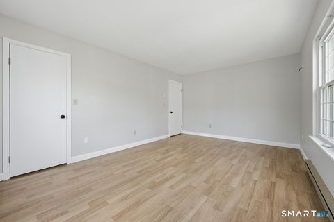 Tiny photo for 10 Taft Point #8, Waterbury, CT 06708 (MLS # 24186402)