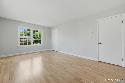 Tiny photo for 10 Taft Point #8, Waterbury, CT 06708 (MLS # 24186402)