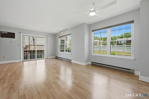 Tiny photo for 10 Taft Point #8, Waterbury, CT 06708 (MLS # 24186402)