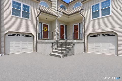 Photo of 10 Taft Point #8, Waterbury, CT 06708 (MLS # 24186402)
