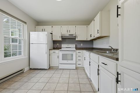 Tiny photo for 10 Taft Point #8, Waterbury, CT 06708 (MLS # 24186402)