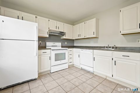 Tiny photo for 10 Taft Point #8, Waterbury, CT 06708 (MLS # 24186402)