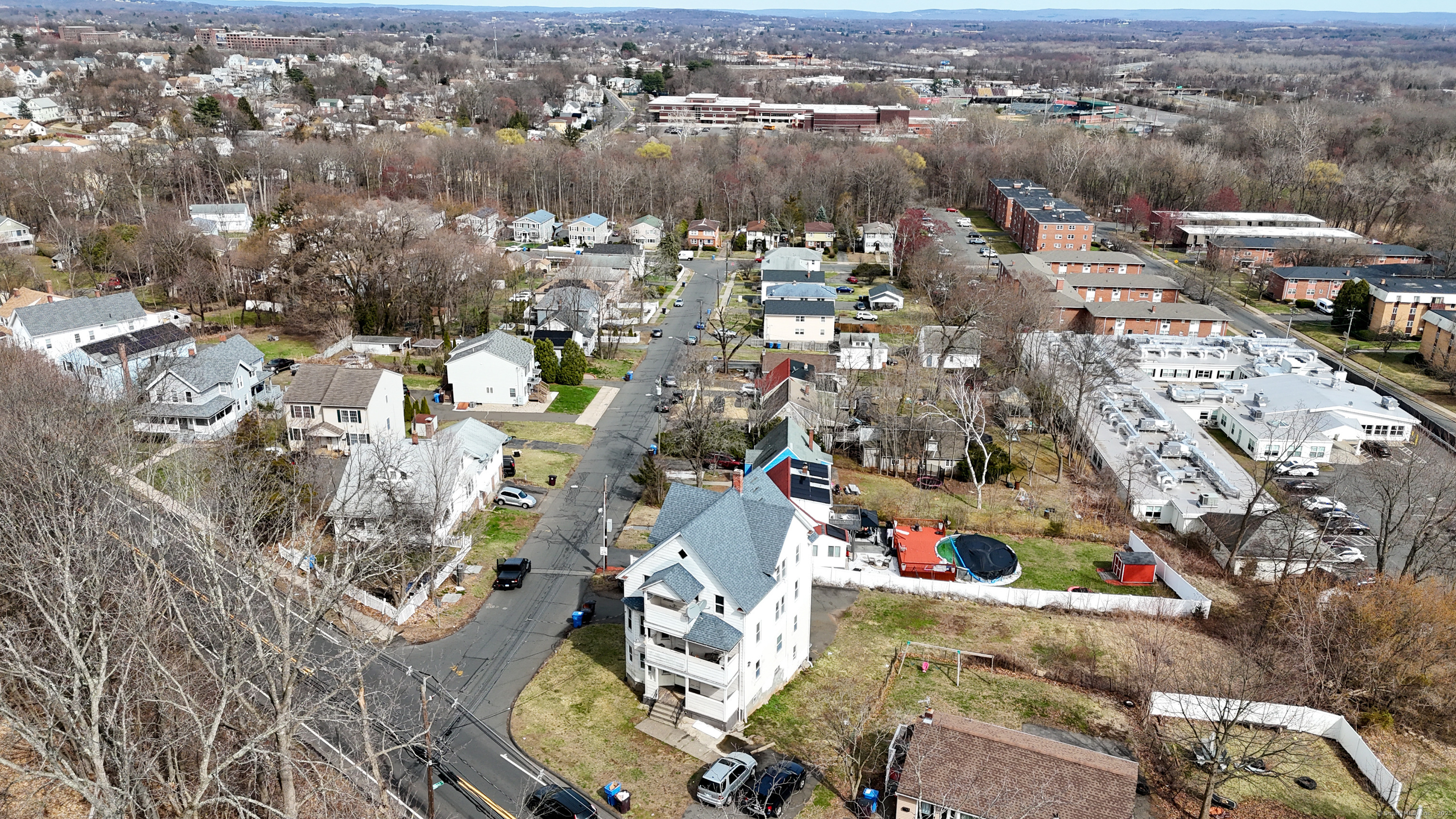 Kensington Avenue, New Britain, Connecticut - 8 Bedrooms  
4 Bathrooms  
16 Rooms - 