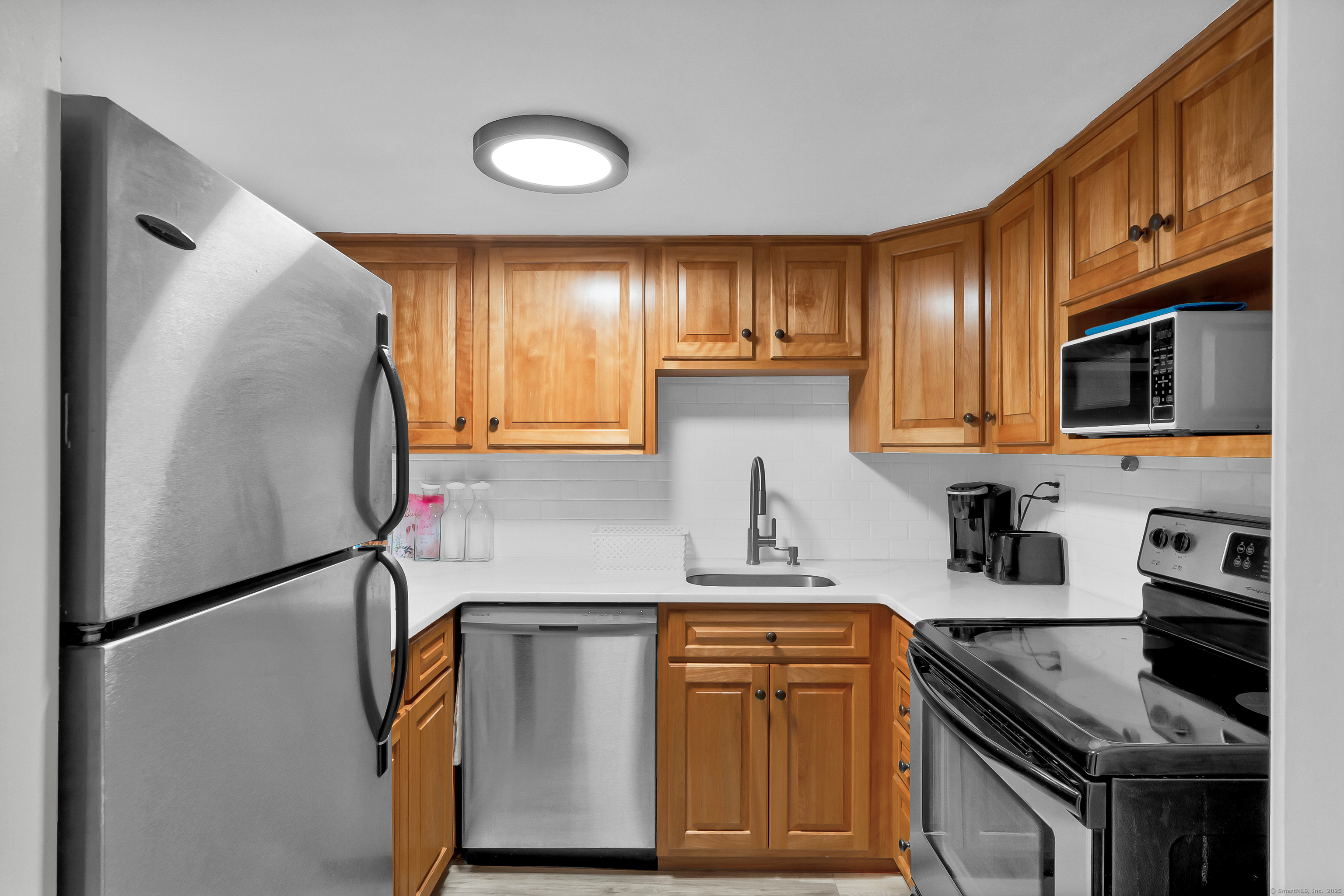 16 Pine Orchard Road APT 23