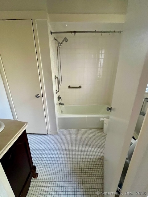 9 Heritage Circle #D, Southbury, Connecticut image 8