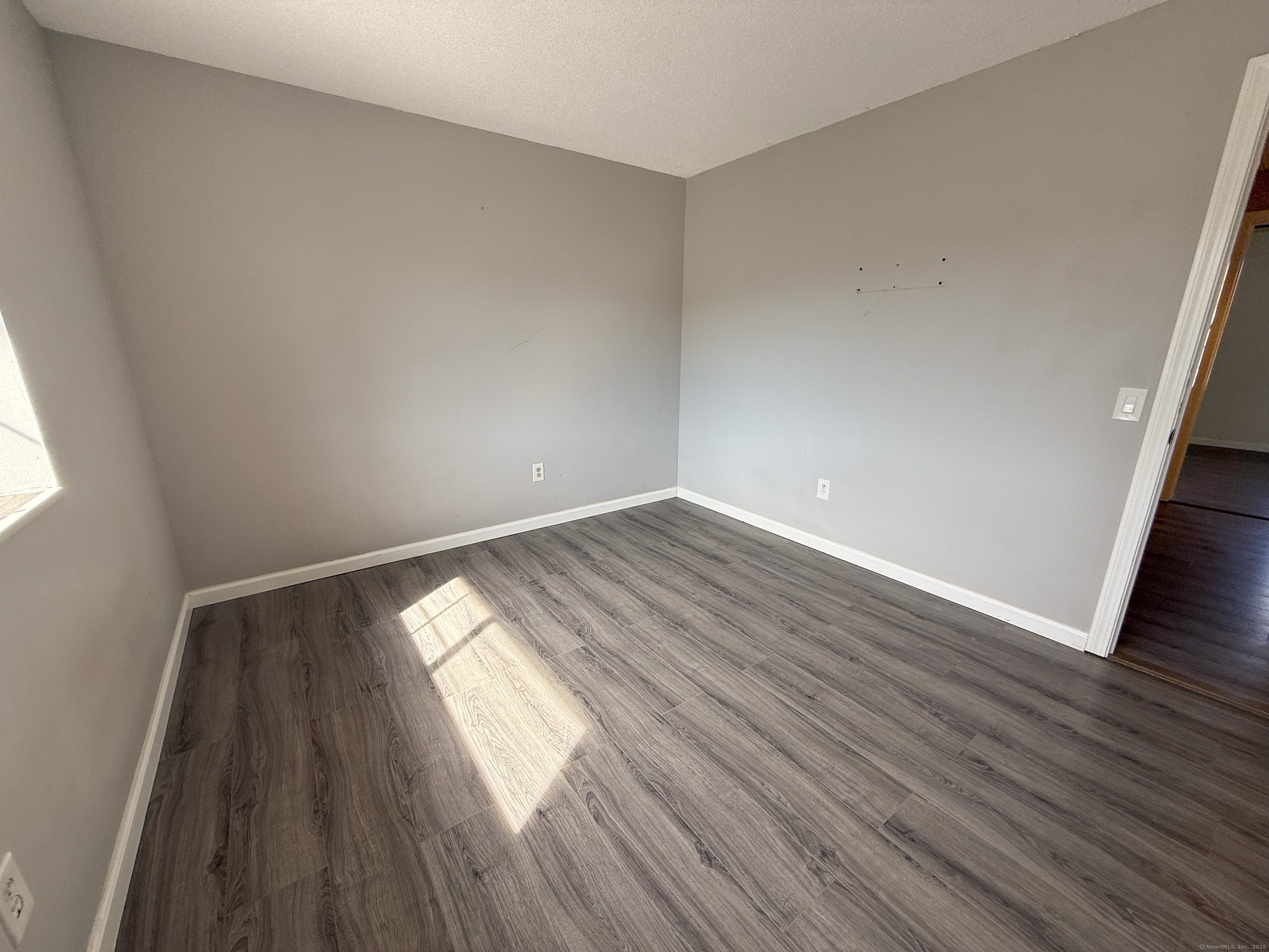 New Britain, Connecticut 06053, United States, 2 Bedrooms Bedrooms, ,2 BathroomsBathrooms,Residential,Pending,88398