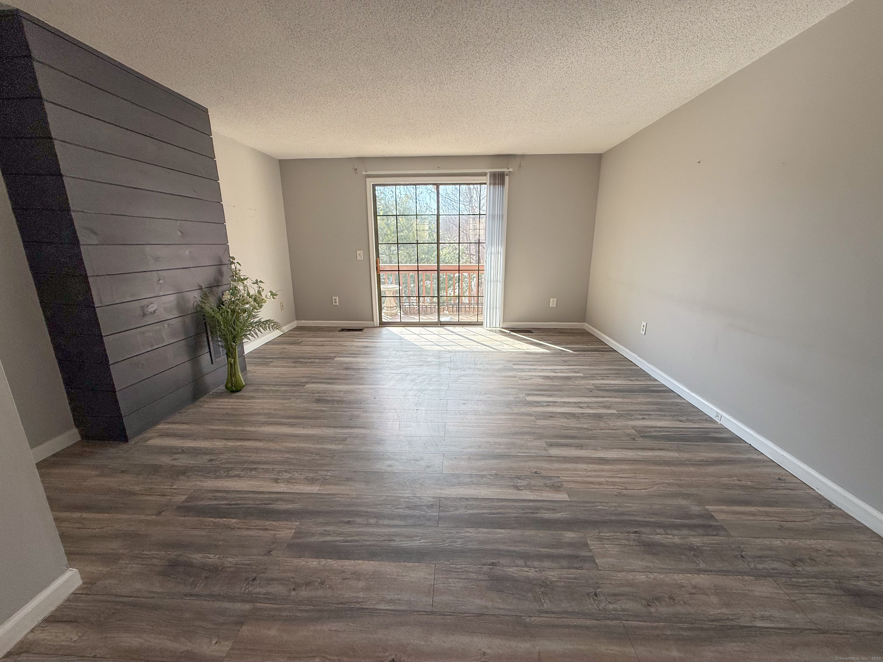 New Britain, Connecticut 06053, United States, 2 Bedrooms Bedrooms, ,2 BathroomsBathrooms,Residential,Pending,88398