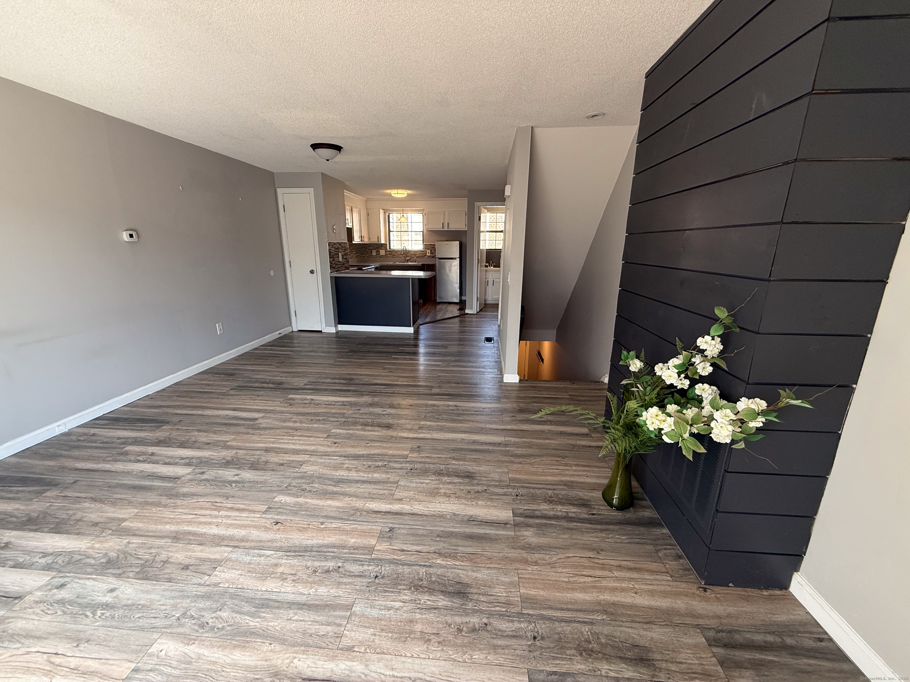 New Britain, Connecticut 06053, United States, 2 Bedrooms Bedrooms, ,2 BathroomsBathrooms,Residential,Pending,88398