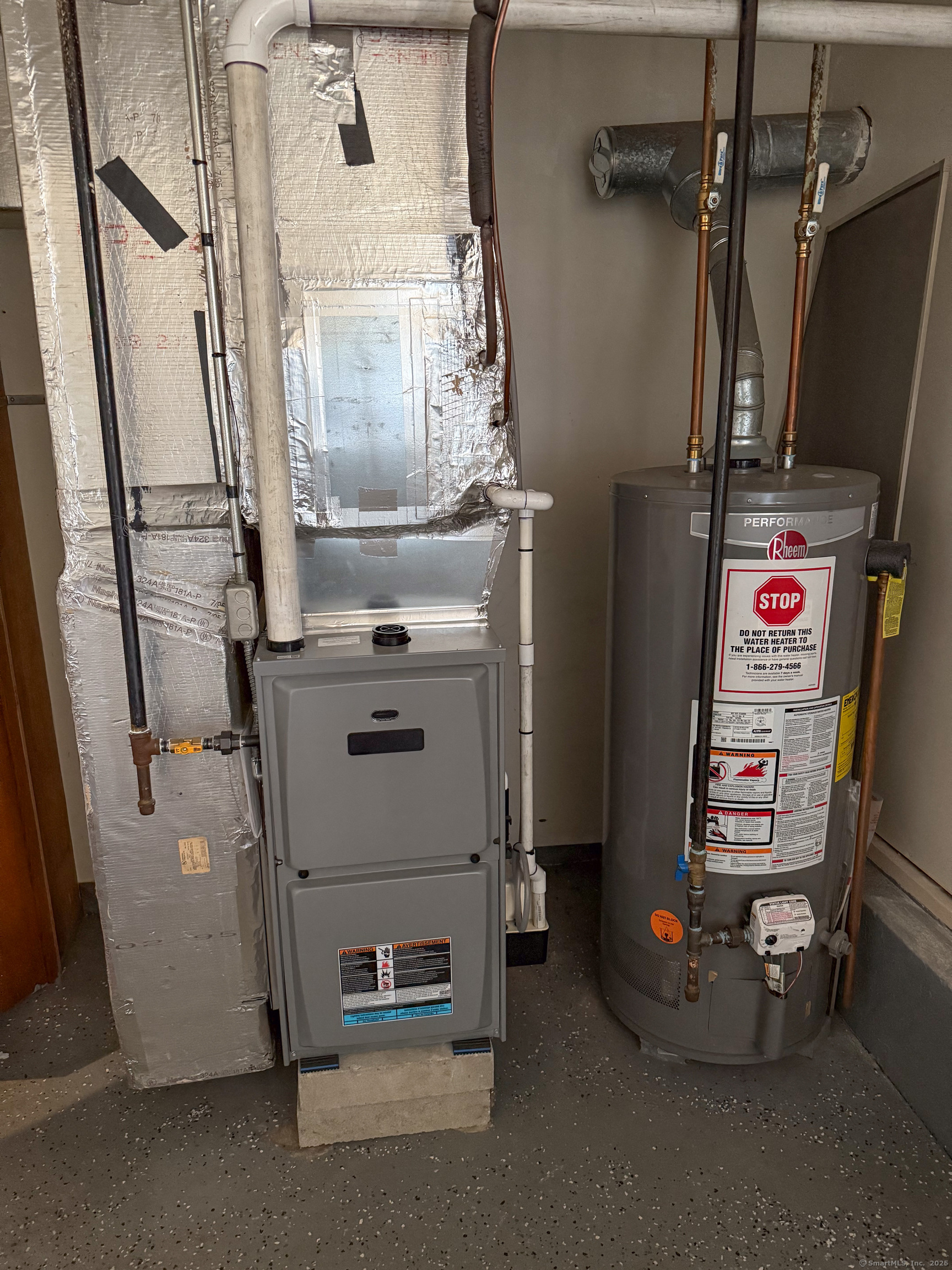 New Britain, Connecticut 06053, United States, 2 Bedrooms Bedrooms, ,2 BathroomsBathrooms,Residential,Pending,88398