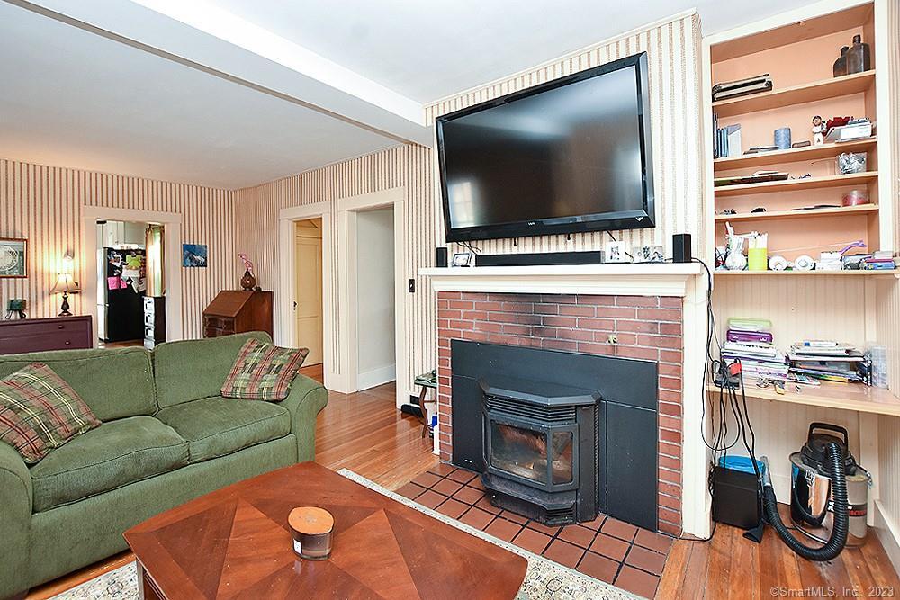 Photo 5 of 17 of 184 Walnut Street house