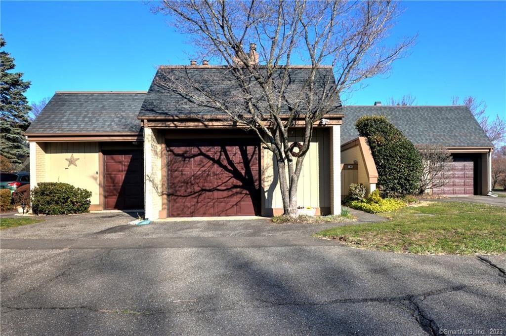 85 Viscount Drive 14G, Milford, CT 06460, MLS 170560133 Howard Hanna