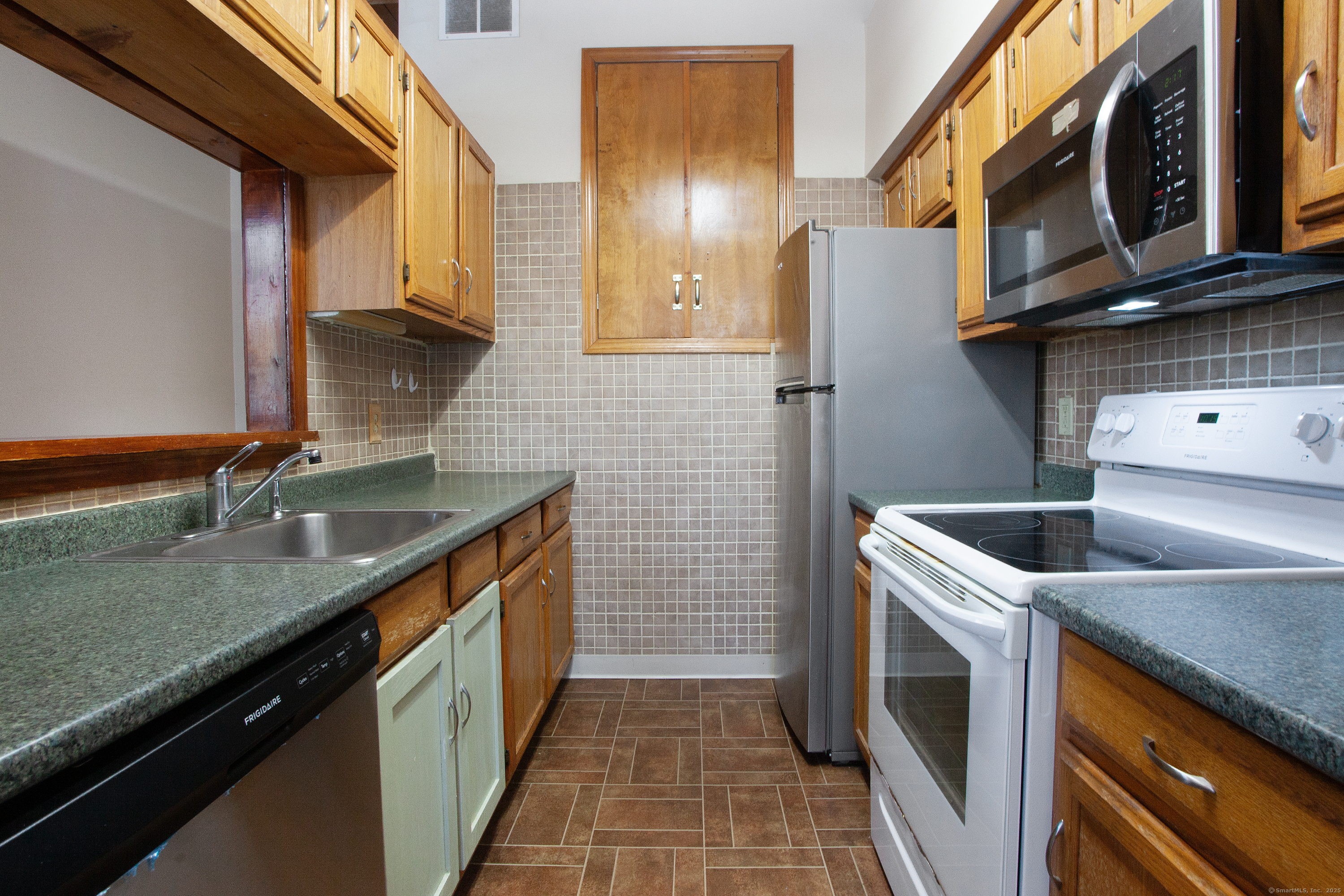 839 Main Street #APT 2, Torrington, Connecticut image 10