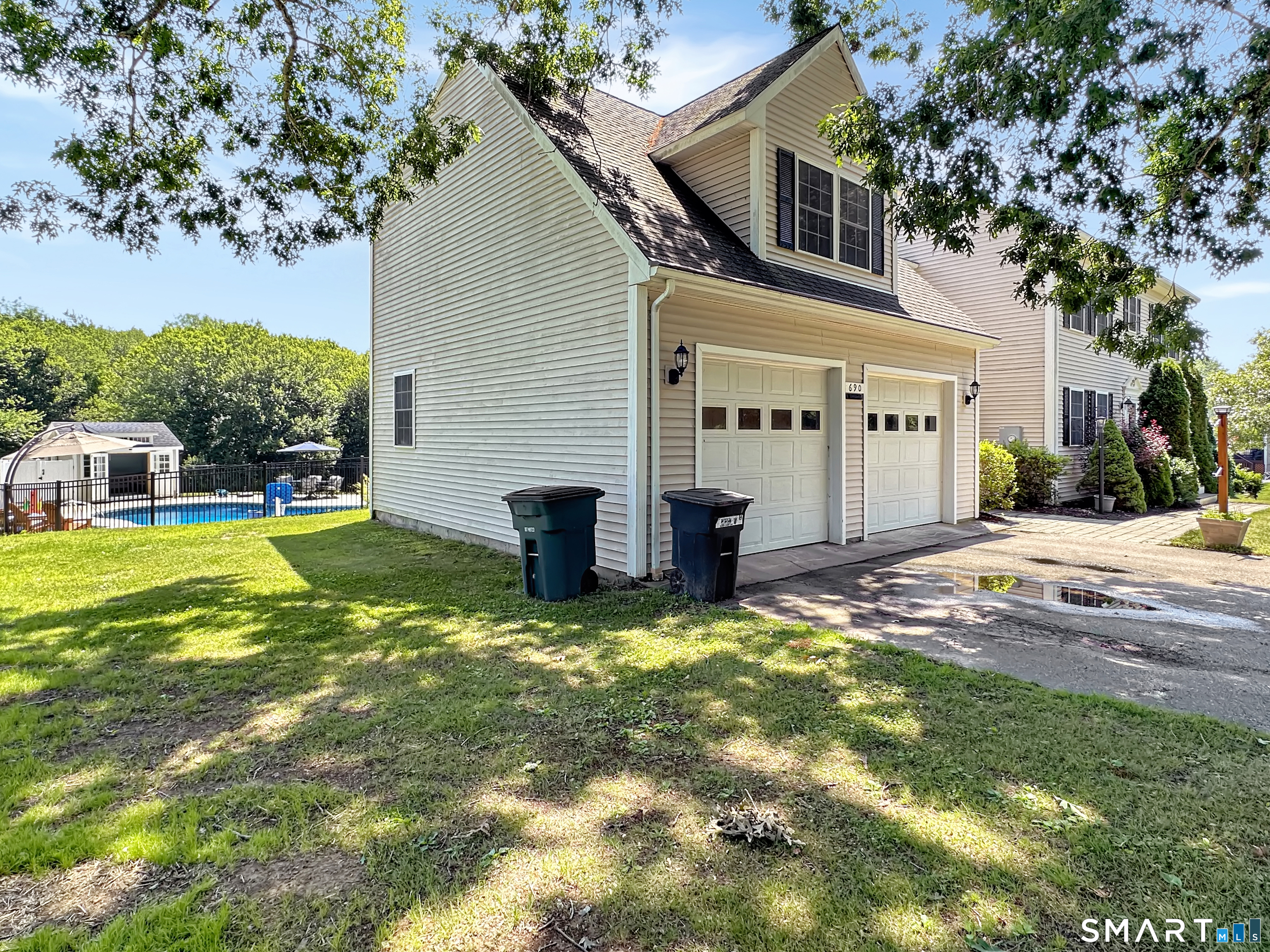 690 West Road