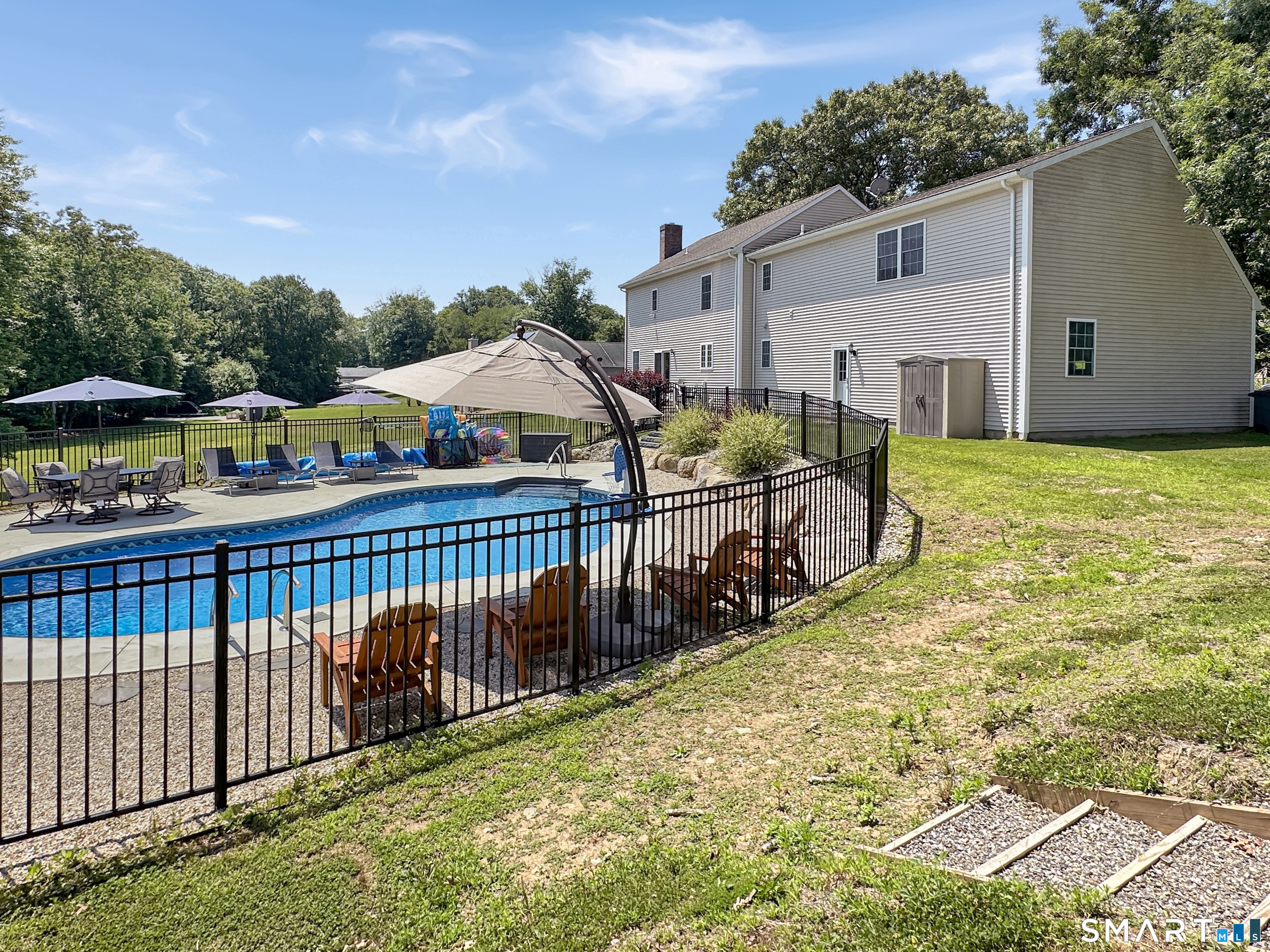 690 West Road