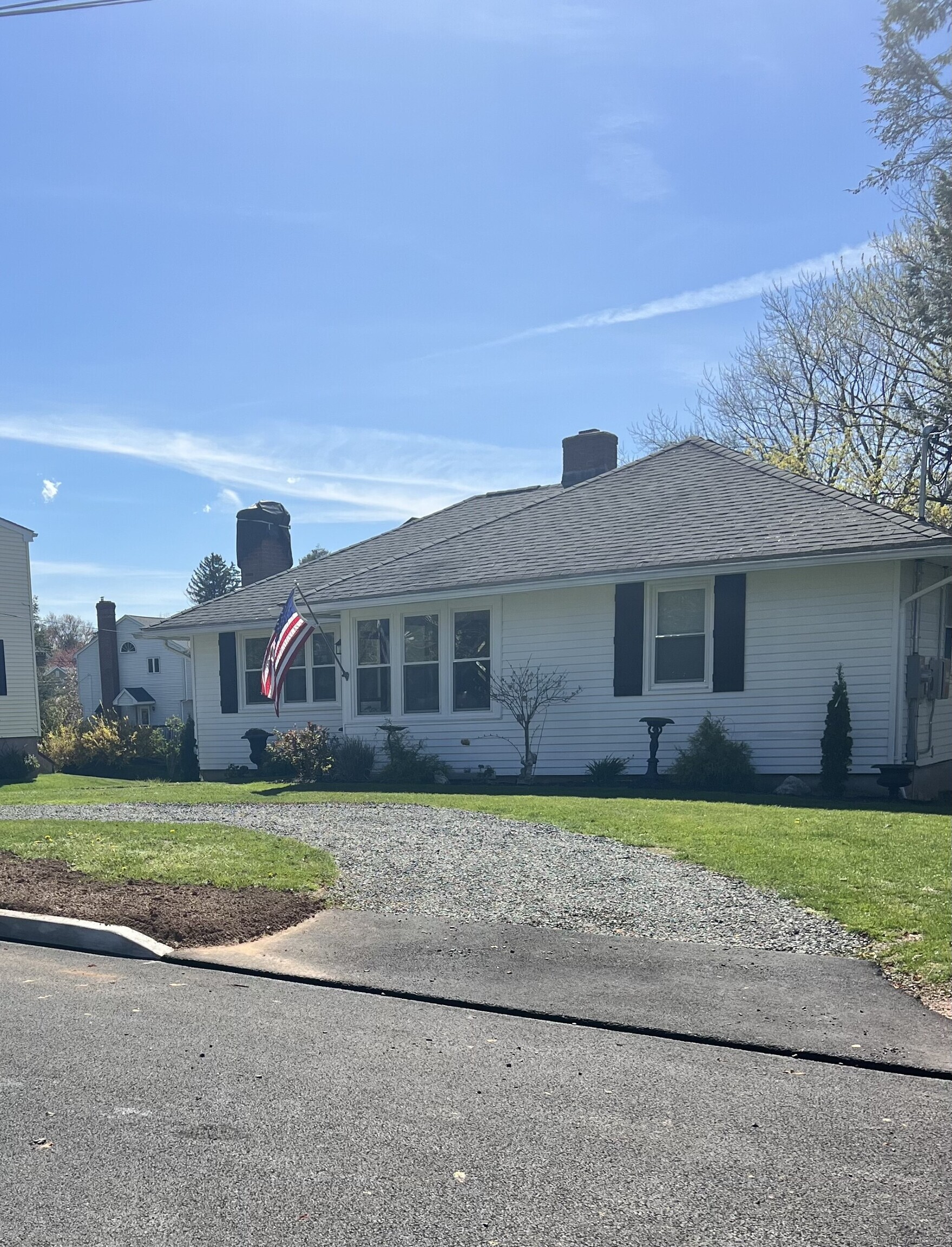 17 Lewis Street, Middletown, Connecticut - 3 Bedrooms  
2 Bathrooms  
6 Rooms - 