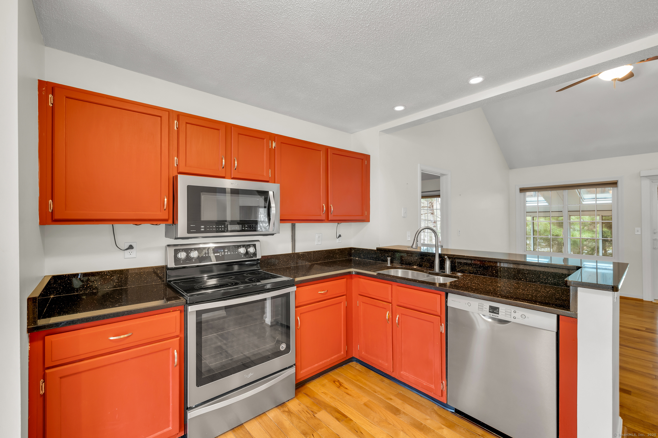 12 Southbridge Court #12, Simsbury, Connecticut image 8