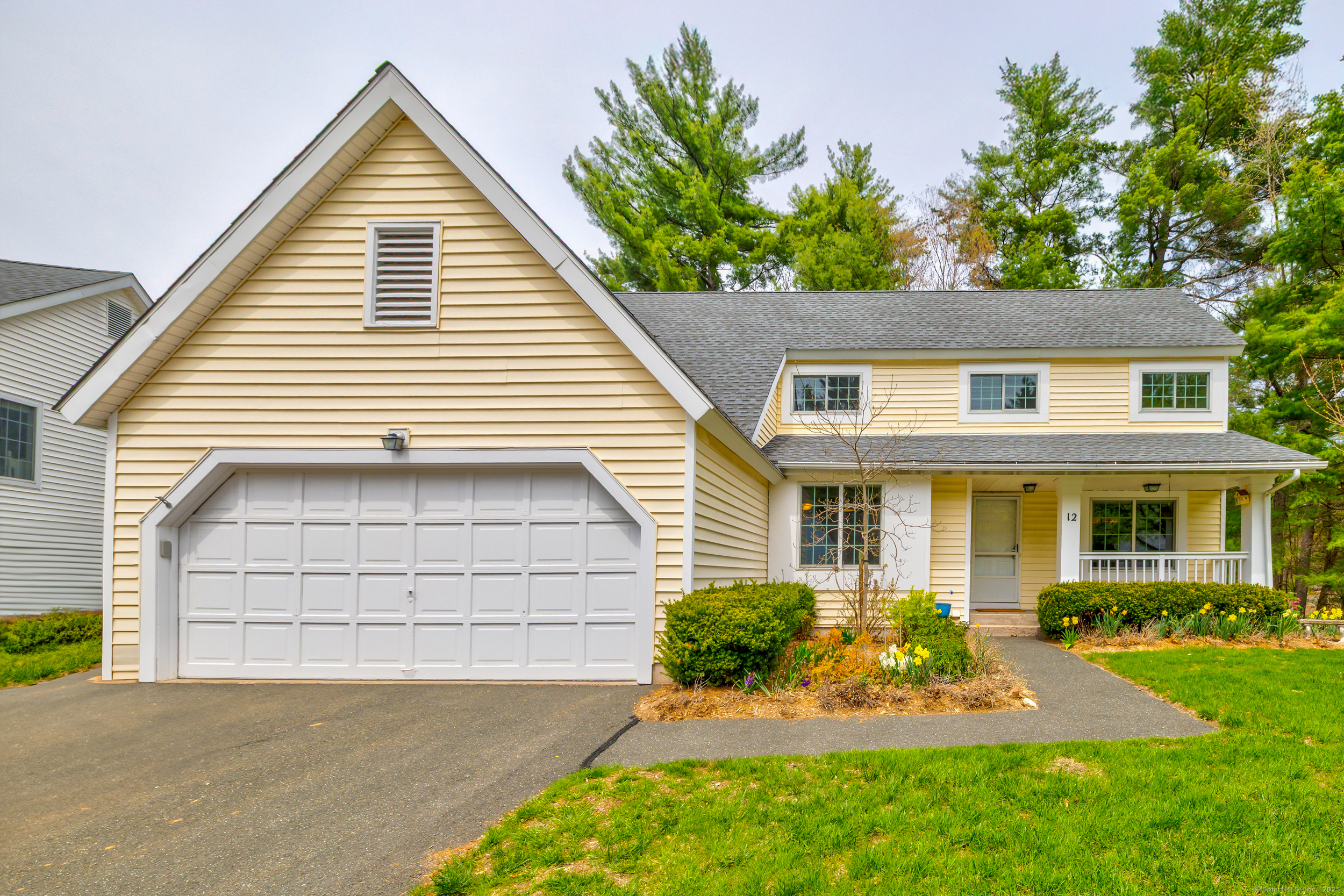 Property for Sale at Southbridge Court 12, Simsbury, Connecticut - Bedrooms: 2 
Bathrooms: 3 
Rooms: 7  - $465,000