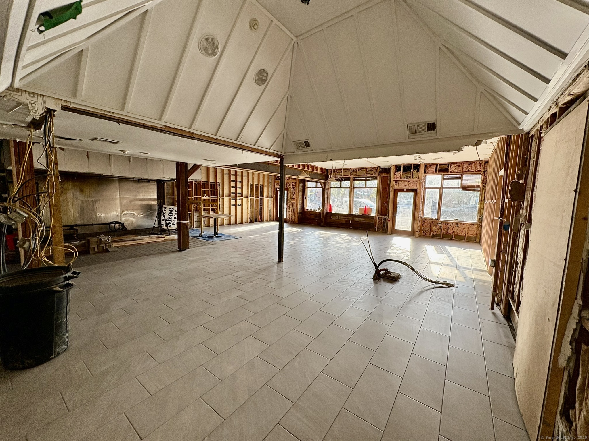 1205 Main Street 1205-1209