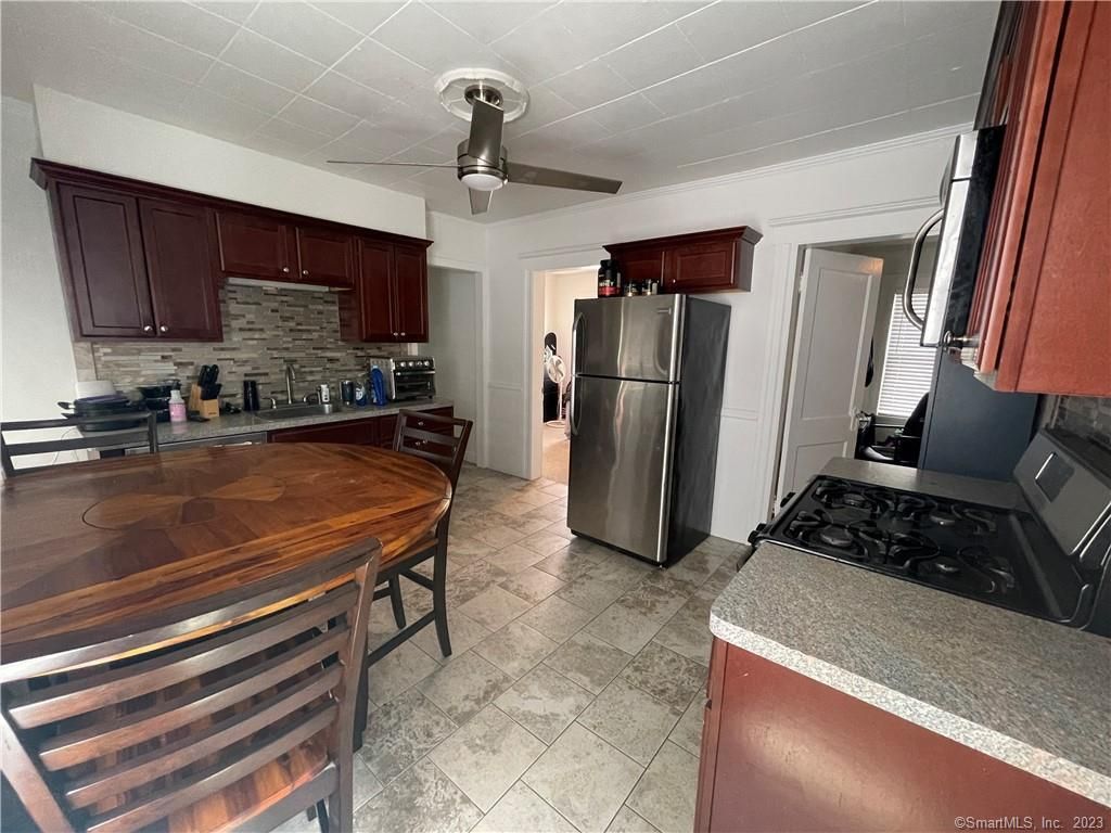 Photo of 109 Churchill Street #2nd Fl, Fairfield, CT 06824 (MLS # 24138898)