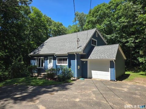 Homes For Sale - 231 Crestwood Drive<br/> Naugatuck, CT 06770