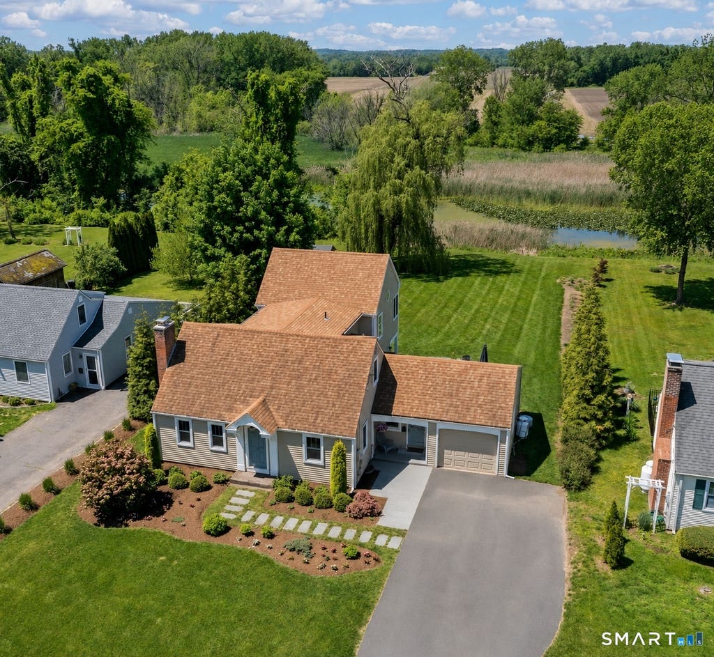 Photo of 39 Arrowhead Drive, Glastonbury, CT 06033 (MLS # 24179171)