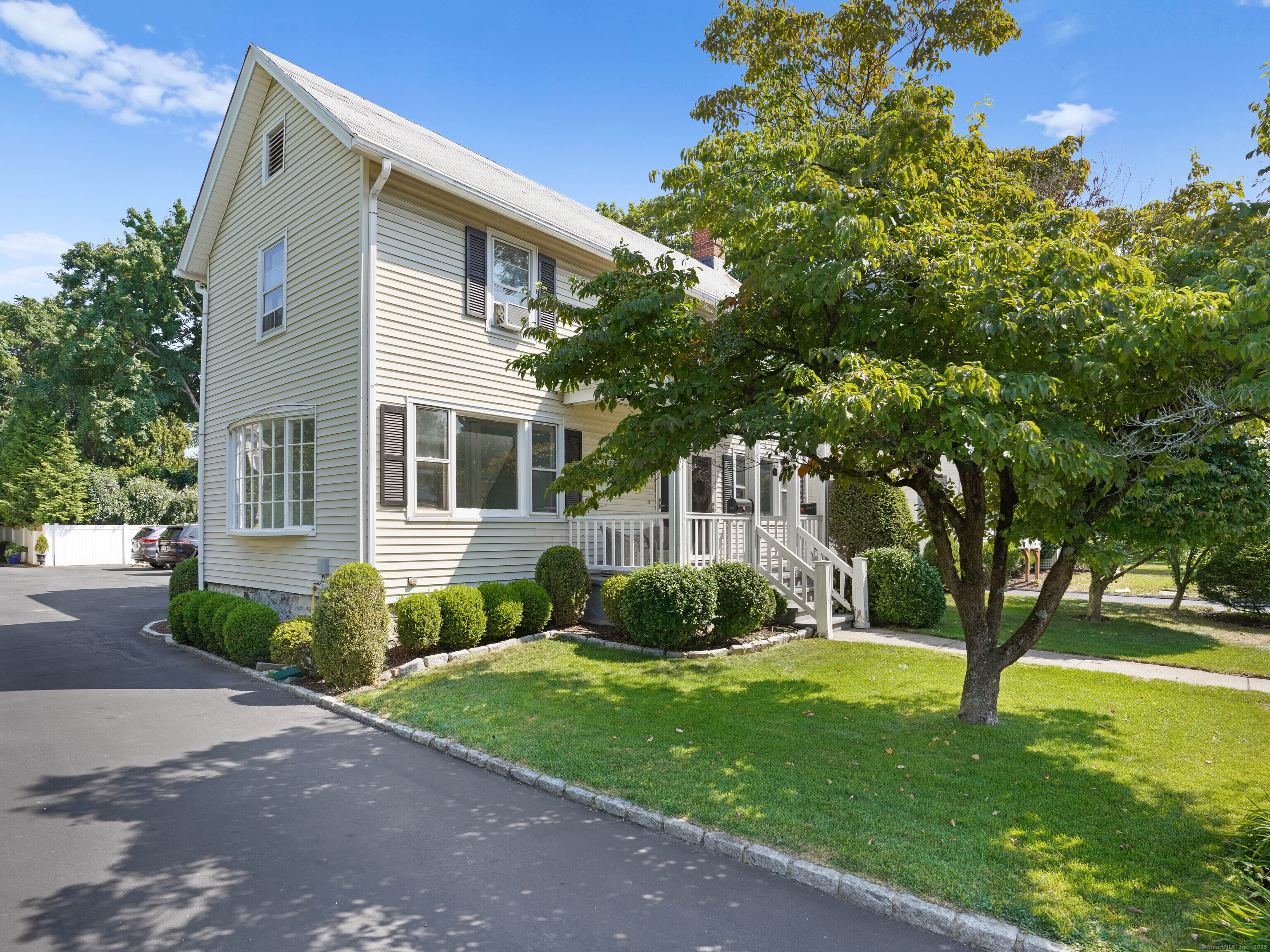 118 East Avenue