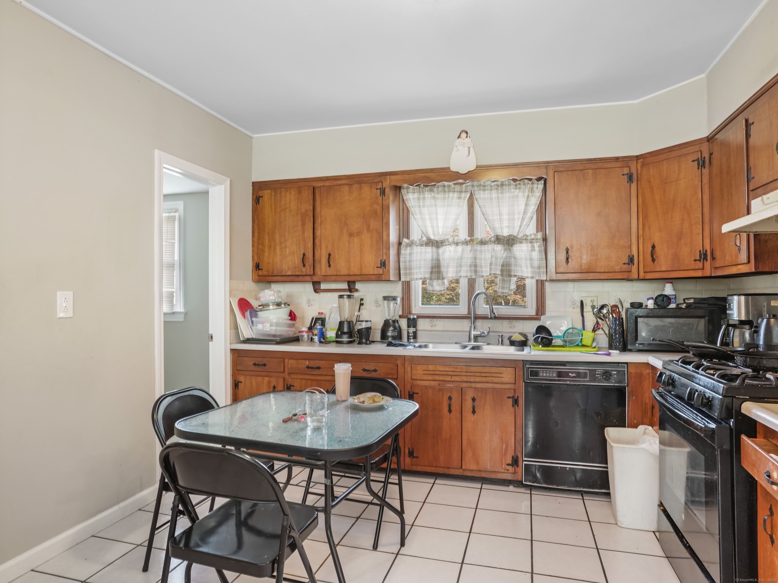 16 Grandview Avenue