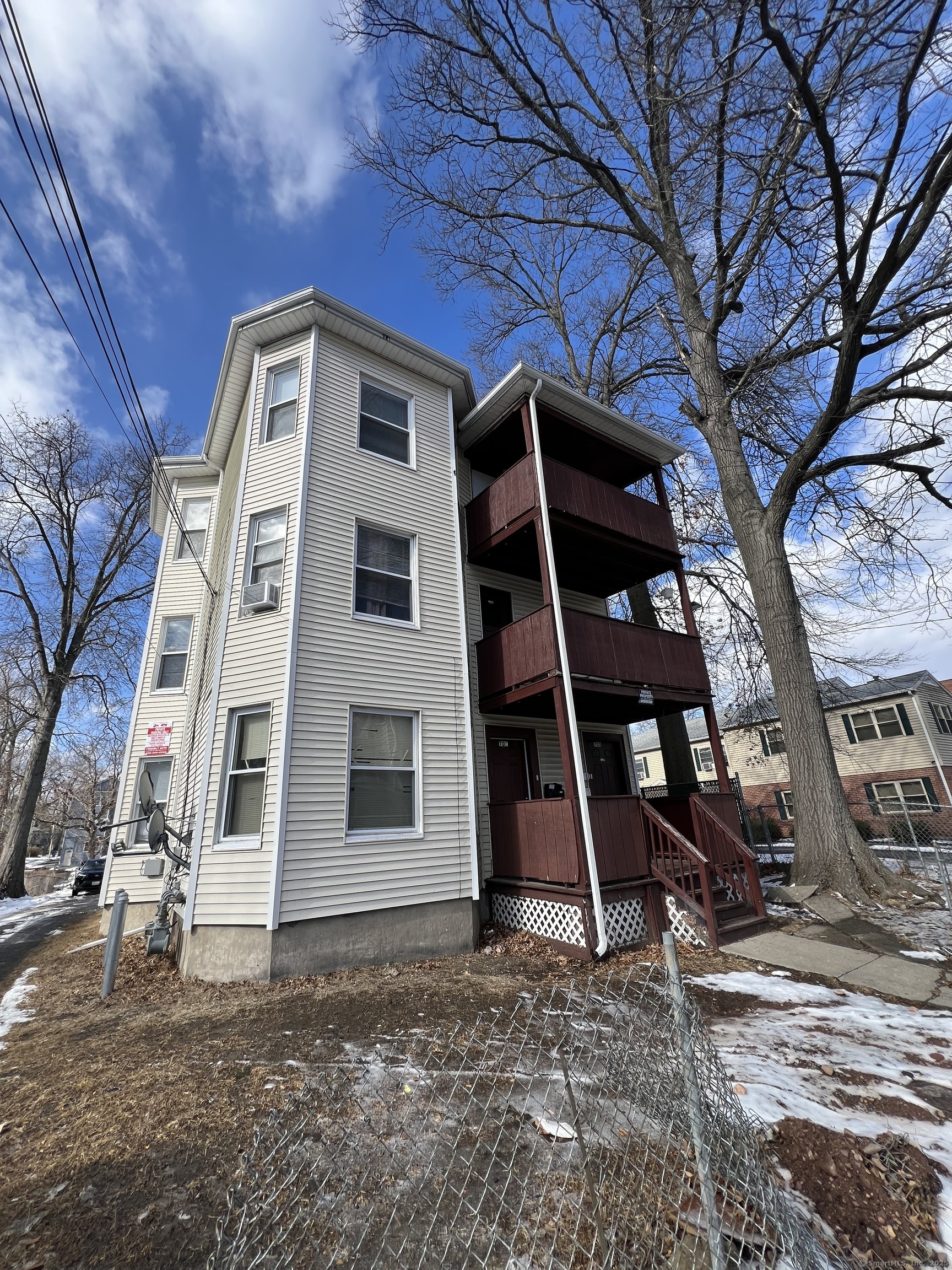 Garden Street 1, Hartford, Connecticut - 2 Bedrooms  
1 Bathrooms  
5 Rooms - 
