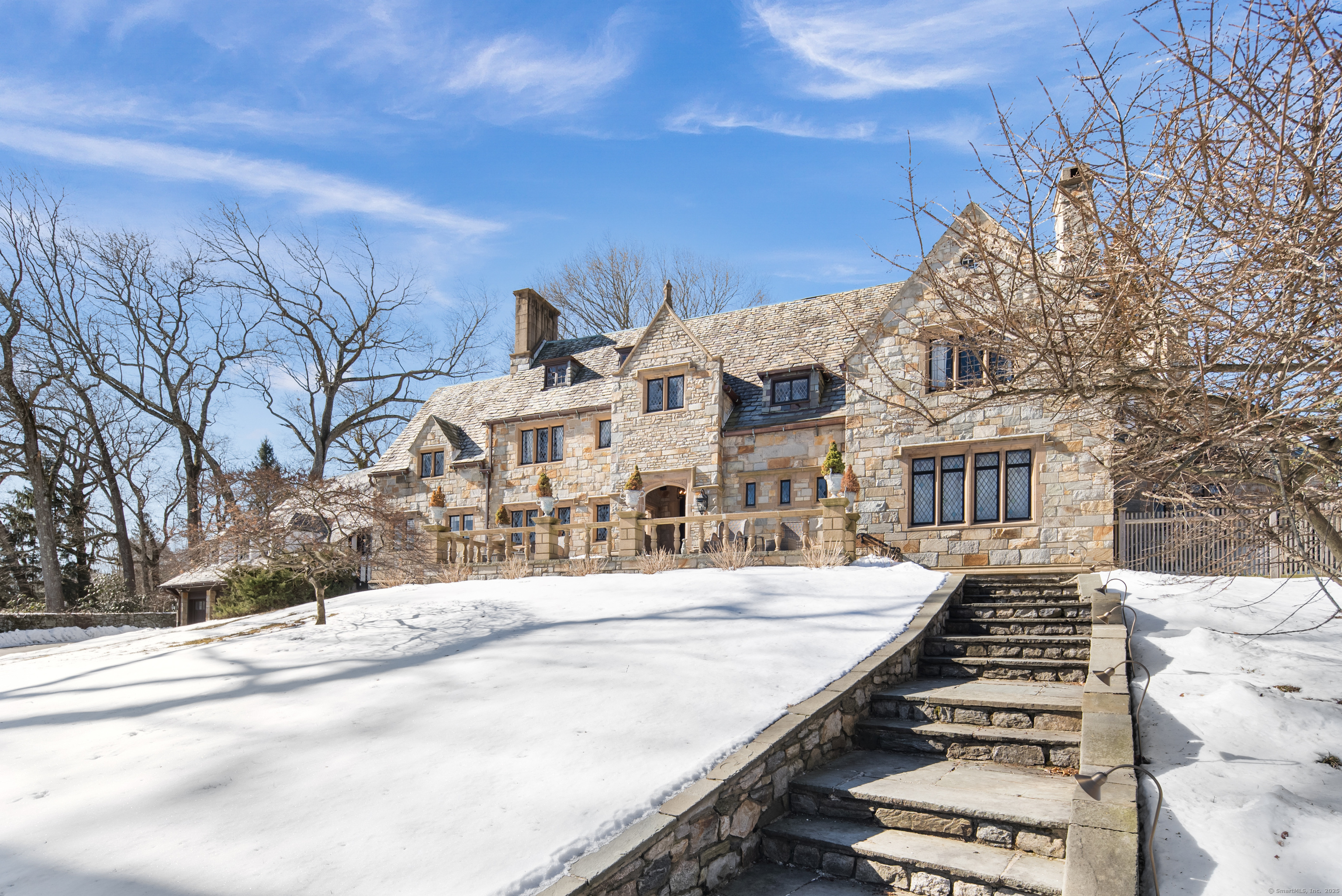 River Lane, Westport, Connecticut - 6 Bedrooms  
6 Bathrooms  
14 Rooms - 