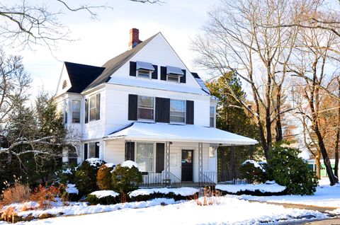 82 Meadow Street Litchfield CT 06759