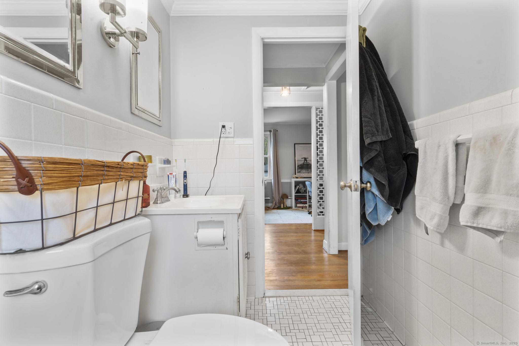 West Hartford, Connecticut 06119, United States, 2 Bedrooms Bedrooms, ,1 BathroomBathrooms,Residential,Pending,236863